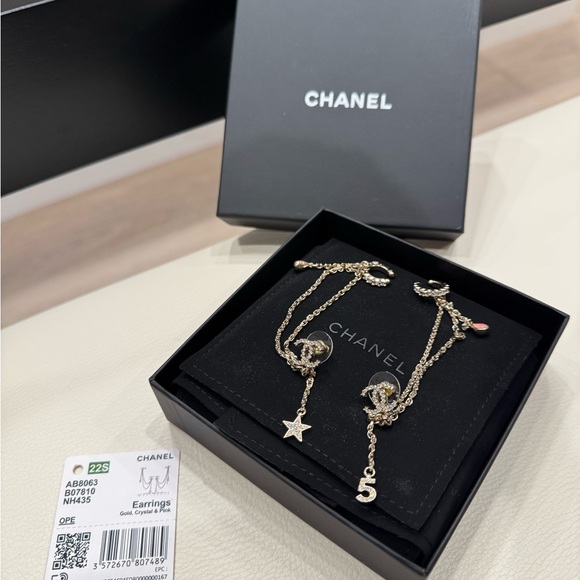 BNIB Chanel Crystal Star 5 Drop Earrings Ear Cuffs Gold Pink AB8063 B07810 NH435 - Picture 3 of 9